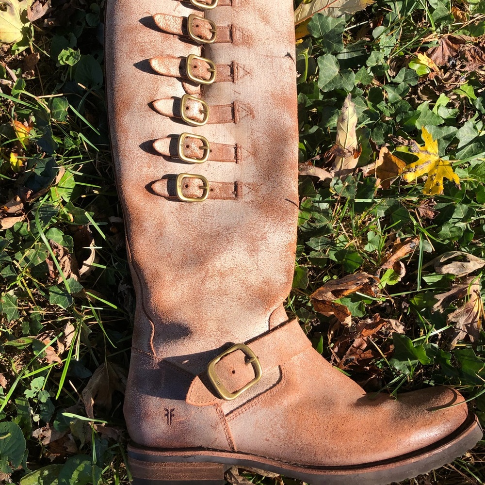 Frye Veronica belted tall chocolate